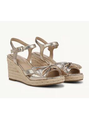 LifeStride Women Gold Wedge Dress Sandals with 3 1/8" Heel Size 6.5